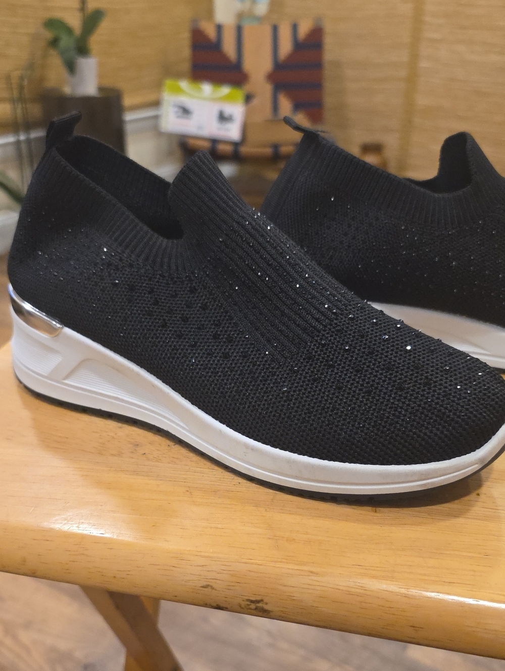 Tommy Bahama Black Slip-On Knit Sneakers with Sparkle / Bling Crystal Detail.